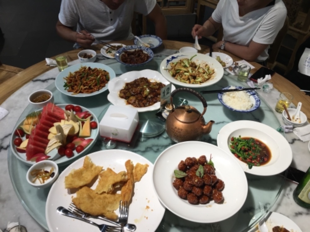 delicious lunch through tasting Chinese cuisine