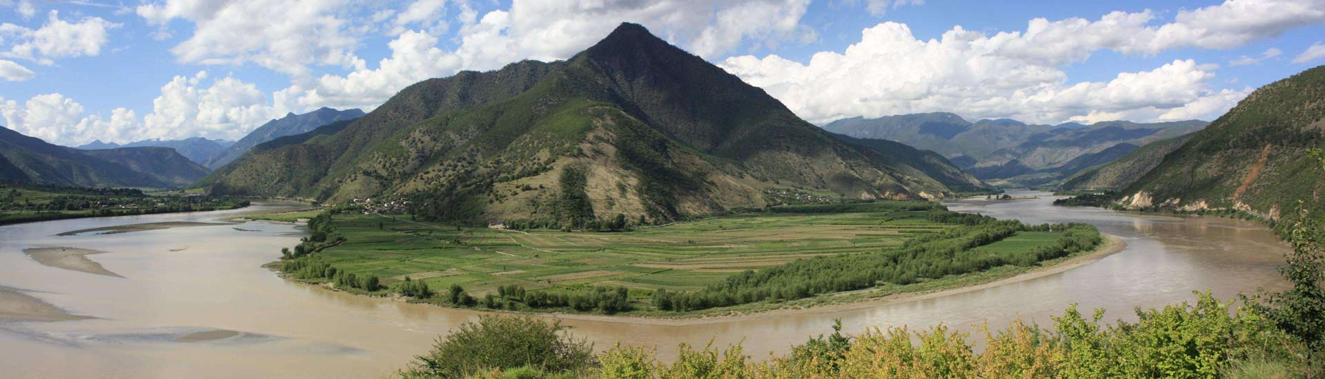 1 Day Tour to Tiger Leaping Gorge and Stone Drum Town