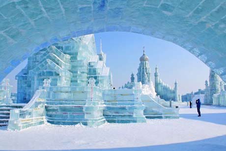 1 Day Tour: Ice Lantern and Snow Sculptures