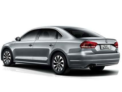 5 Seats Car: Passat