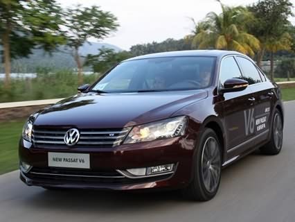 5 Seats Car: Passat